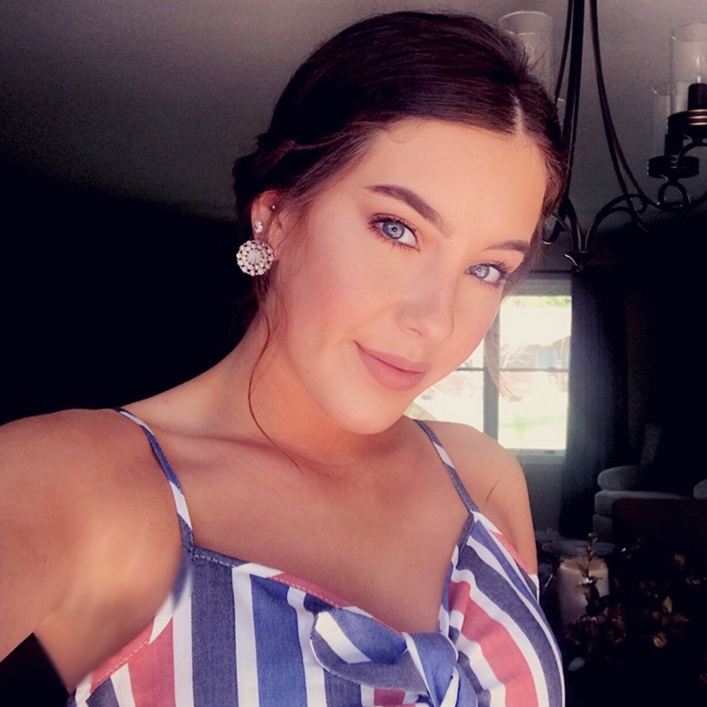 Meet your Posher, Kiana